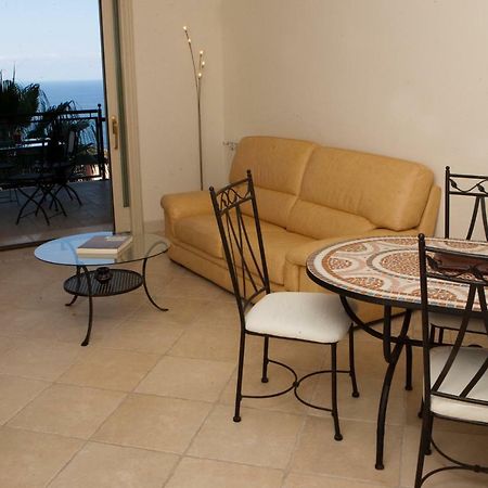 Taormina Seaview Apartment - Taormina Holidays Eksteriør billede