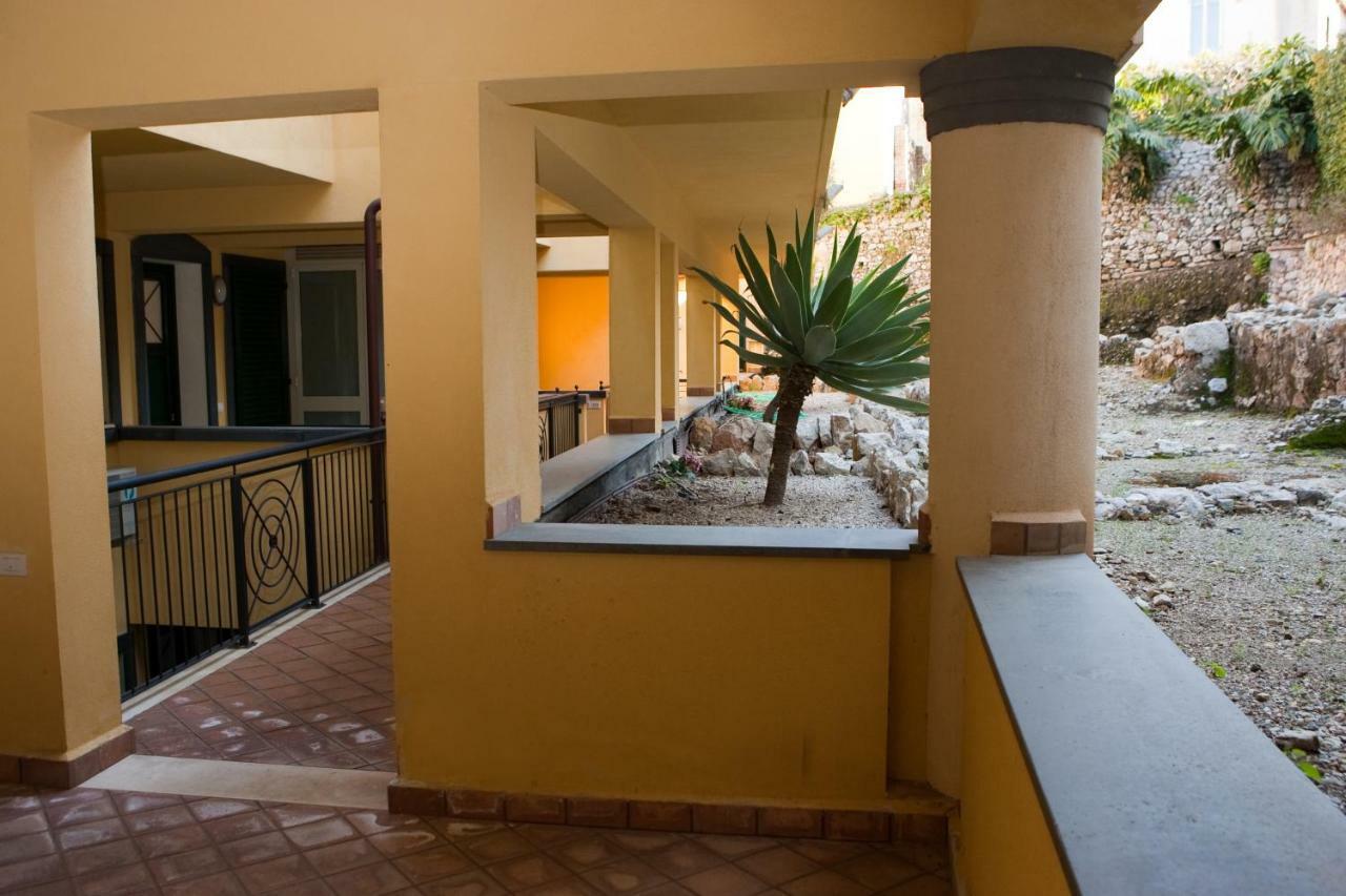 Taormina Seaview Apartment - Taormina Holidays Eksteriør billede